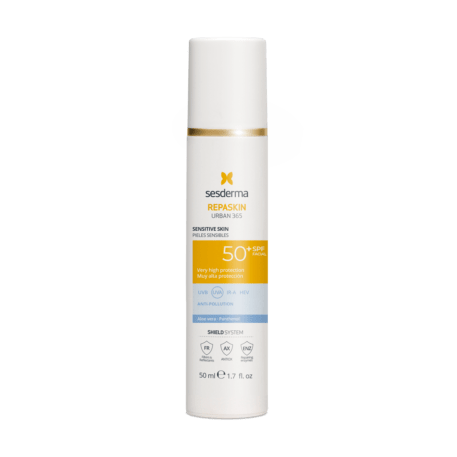 Fotoprotector facial solar de muy alta protección SPF 50 y antipolución con aloe vera y pantenol