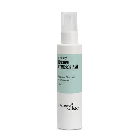 Desodorante en spray sin aluminio que combate las bacterias que causan el mal olor y deja una agradable fragancia a té verde.