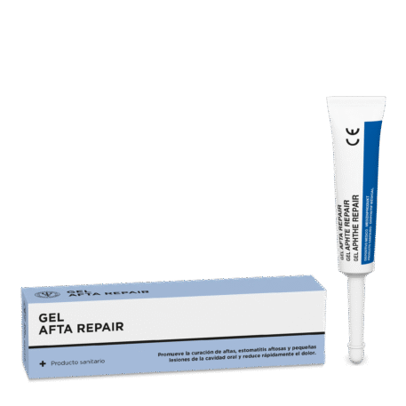 AFTA REPAIR GEL de Farmacia Valseca es un gel reparador diseñado para aliviar y acelerar la curación de aftas y lesiones bucales. Su fórmula innovadora crea una barrera protectora que reduce el dolor y la irritación
