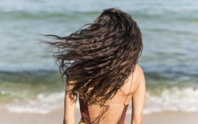 Cuidar el cabello en verano: la piscina o el mar no tienen que arruinar tu pelo