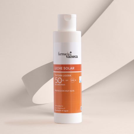 Farmacia Valseca Leche solar SPF 50+ textura ligera - frasco de 250ml