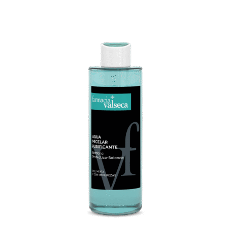 Agua Micelar Purificante de Farmacia Valseca es un limpiador facial que elimina impurezas y maquillaje